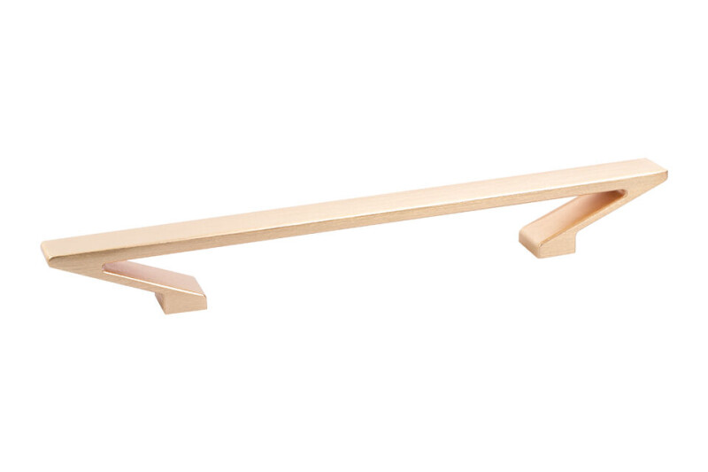 Úchytka Bench champagne zlatá broušená